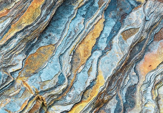 Saudi Arabia introduces enforceable wage clause system